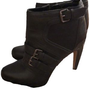 Sam Edelman  size 10 black beautiful leather heeled boots with hidden platform